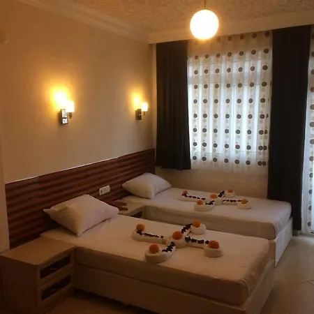 Hotel Destino 2*