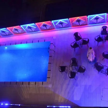 Destino ホテル 2*